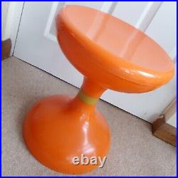 1960s 1970s orange plastic stool. Robur Sgabello Americano 5600, Italian retro