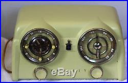 Crosley Dashboard Tabletop Radio Model D 25 ce Mint Green 1950's