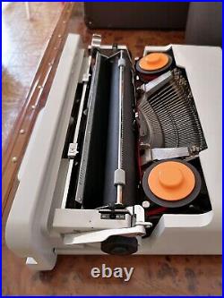 Rare Working WHITE Olivetti Valentine Typewriter & Case Ettore Sottsass Design