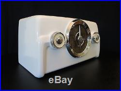 VINTAGE 1950s OLD CROSLEY MID CENTURY ANTIQUE BAKELITE & CHROME TRIM RETRO RADIO