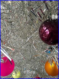 VINTAGE 6 FT. ALUMINUM CHRISTMAS TREE- 93 BRANCH- NICE STARTER