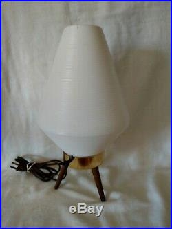 Vintage Atomic White Mid Century Modern Beehive Lamp Tripod Retro