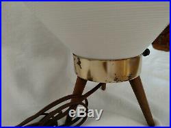 Vintage Atomic White Mid Century Modern Beehive Lamp Tripod Retro