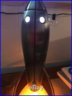 Vintage Metal RETRO Rocket Spaceship Rocketship Light-Up Mid Century Table Lamp