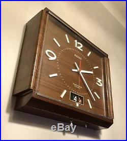 Vintage Mid Century SEIKO Wall Clock TRANSISTOR 5 JEWEL Day Date Function Retro