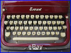 Vintage RARE Red EVEREST MCM Typewriter TYPES IN SCRIPT! Made in ITALY 1960's