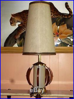 Vintage Retro MID Century Walnut Or Teak Table Lamp & Rocket Shade