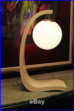 Vintage Retro Space Age Mid Century Modern White Globe Modeline Table Lamp
