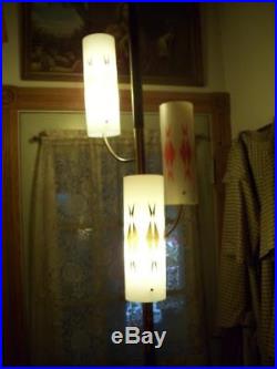 Vtg MID CENTURY RETRO ATOMIC TENSION POLE LAMP (3)LIGHT FIBERGLASS SHADES