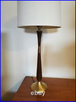 Vtg Mid Century Modern Walnut & Brass Table Lamp 33